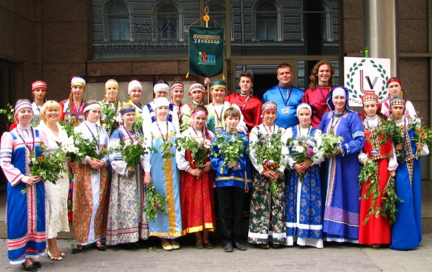 Bērnu - jauniešu koris "Zvonņica"